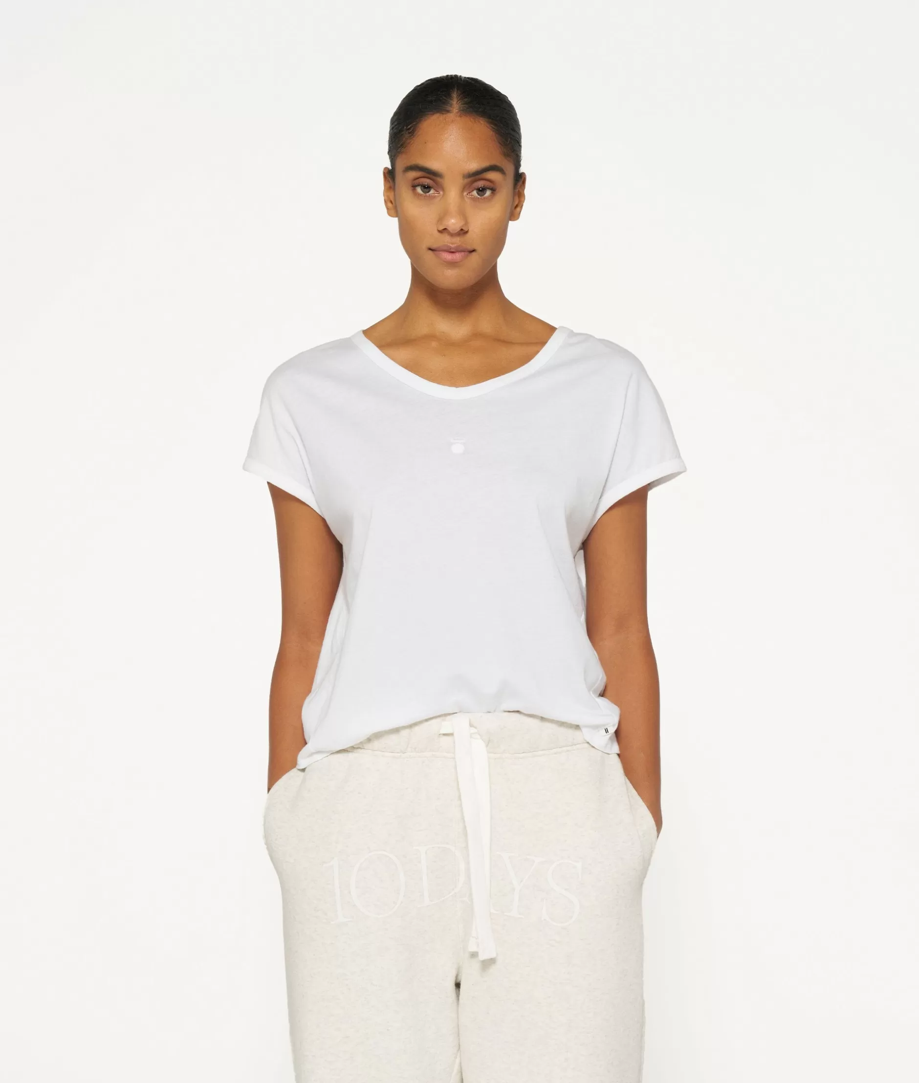 Damen 10DAYS T-Shirts>THE V-NECK TEE